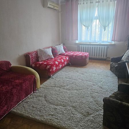 2 комнатные аппартаменты на бульваре Пушкина Кременчук Екстер'єр фото